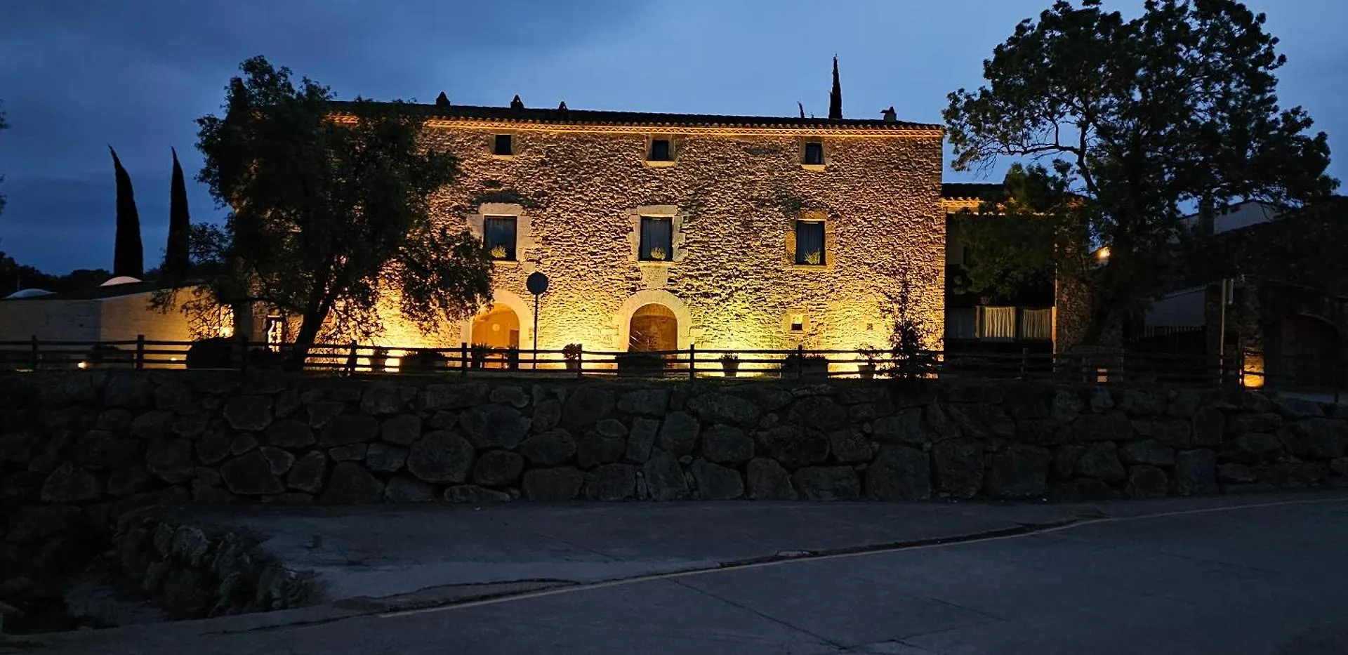 Hotel Arcs De Monells - Adults Only